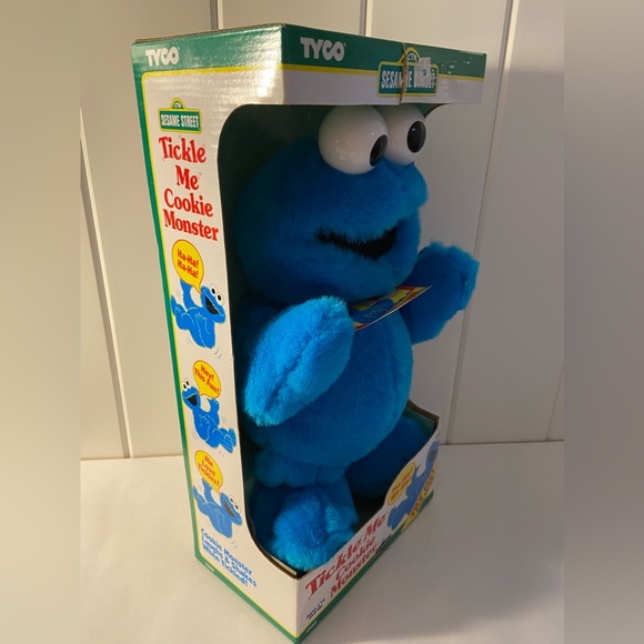 90s Tickle Me TALKING Cookie Monster
Tyco Sesame Street 1997 plush AS IS case - Picture 14 of 15